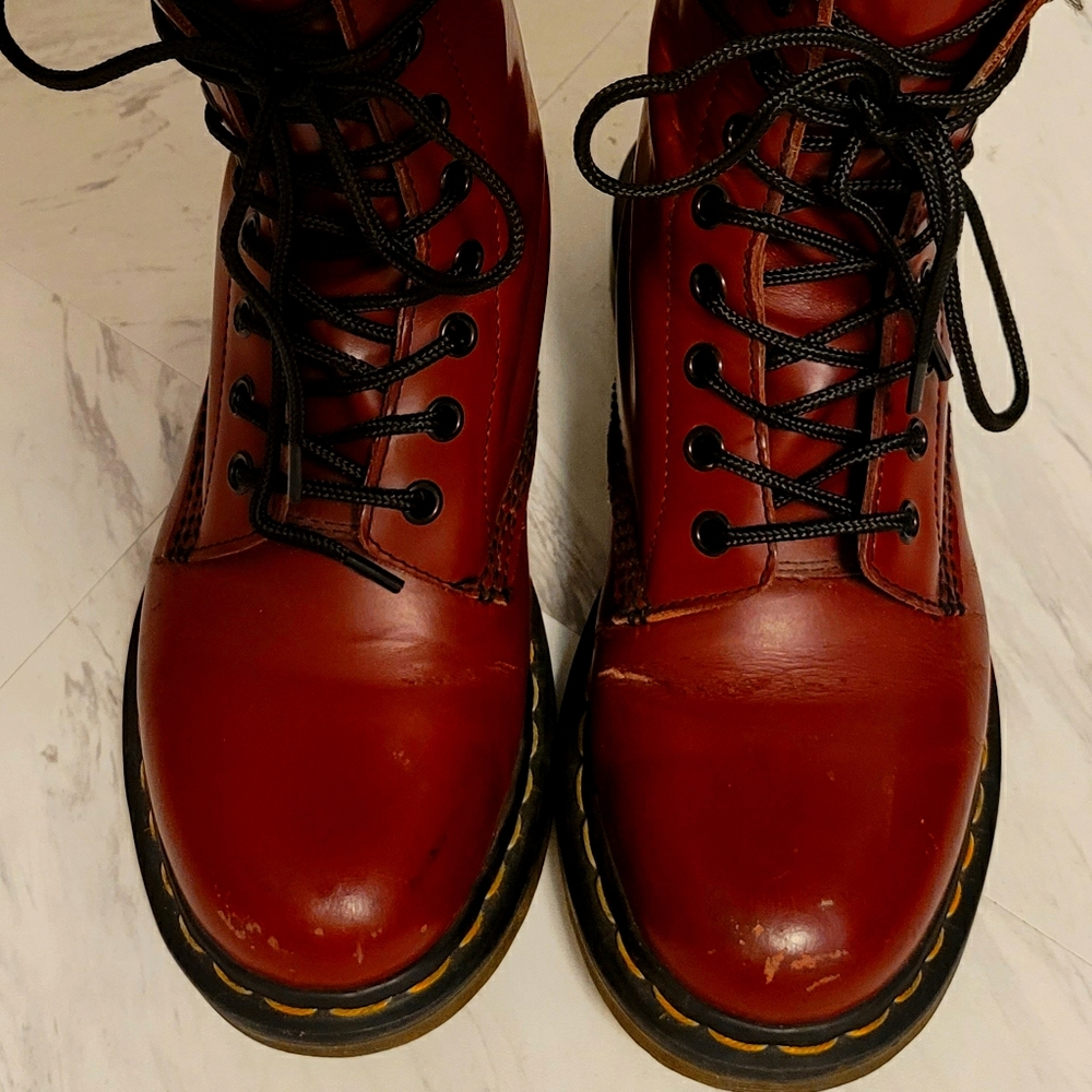Dr. Martens maroon 1460 combat boots US sz 7